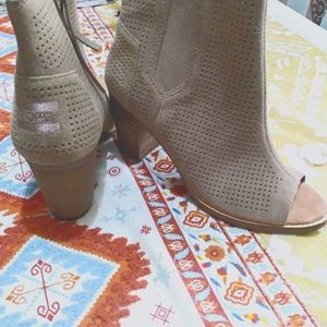 Toms Women's Majorca Peep Toe Fashion Boot